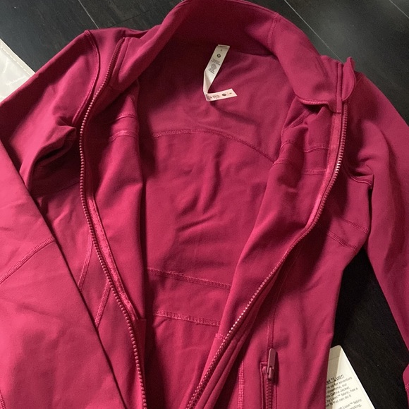 LULULEMON DEFINE JACKET *LUON IN POMEGRANATE (POME) SZ 6 NWT - Picture 5 of 9